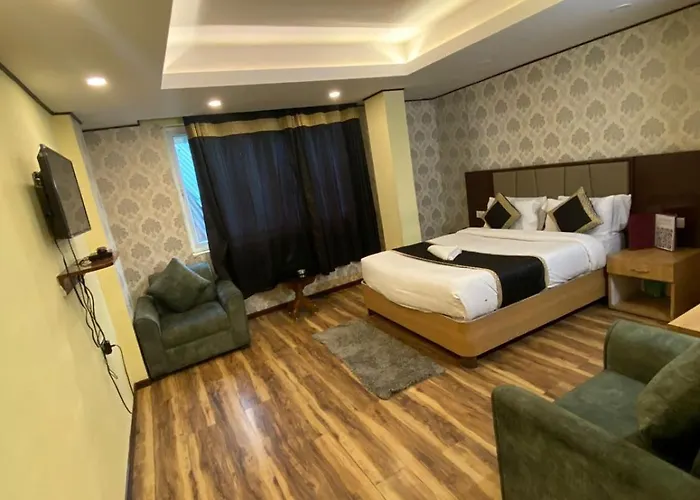 Hotel Prime - Near Prem Mandir