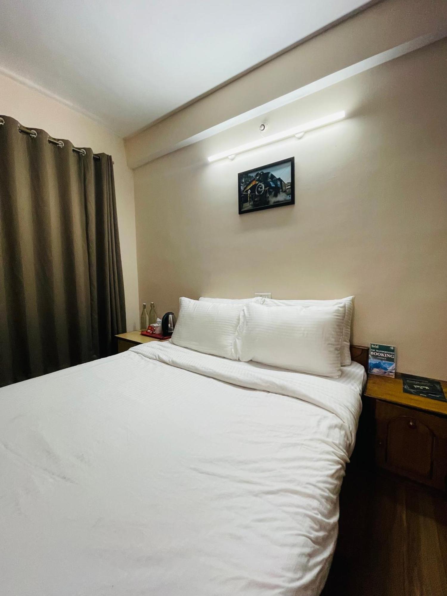 Prime - Near Prem Mandir 3* Vrindavan