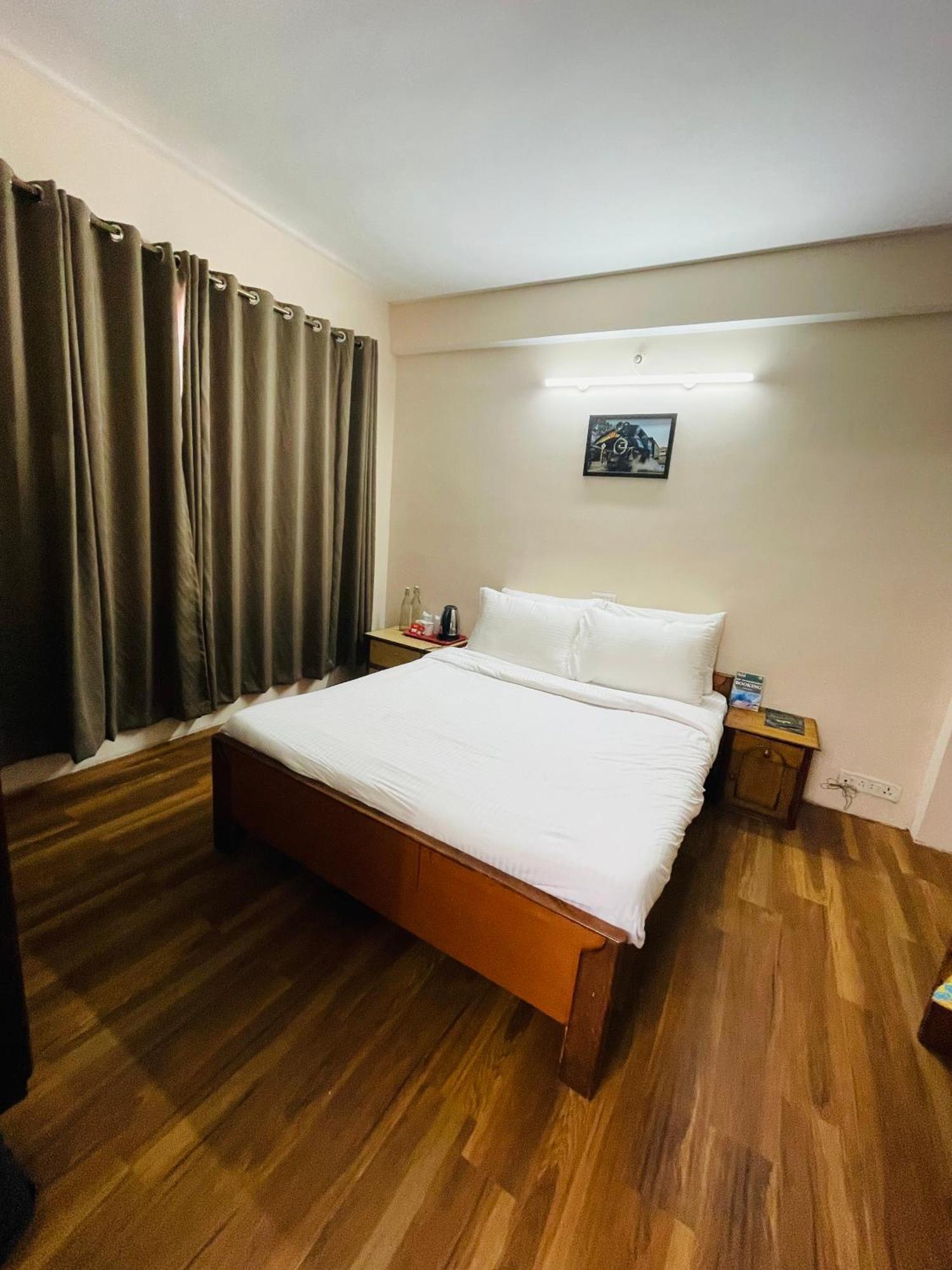 Prime - Near Prem Mandir 3* Vrindavan